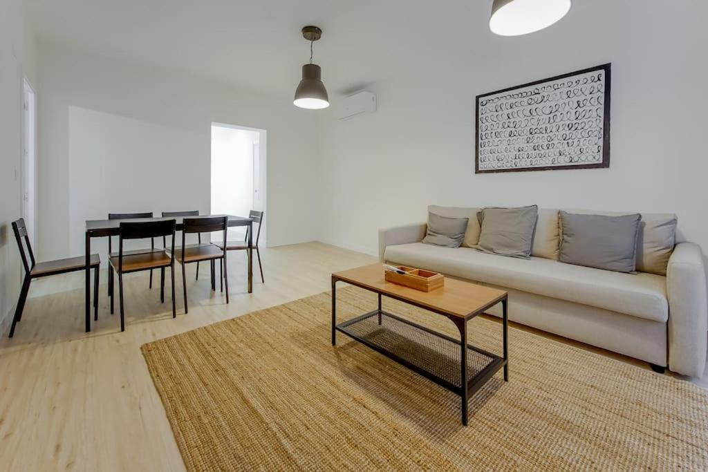 Modern Apt Para 6Px En La Plaza De Tirso De Molina 마드리드 외부 사진